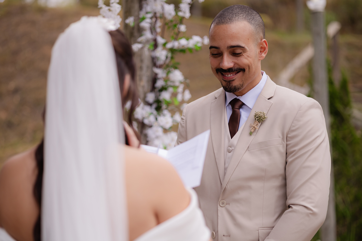 Vestido de Noiva, Casamento, Cerimônia, noiva se arrumando, Casamento sítio campo, Emoção, Inesquecível Casamento, Alegria, aliança de casamento
