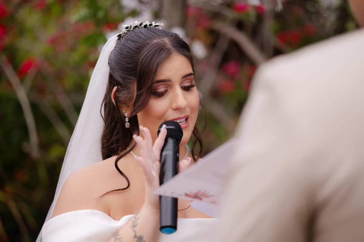 Vestido de Noiva, Casamento, Cerimônia, noiva se arrumando, Casamento sítio campo, Emoção, Inesquecível Casamento, Alegria, aliança de casamento
