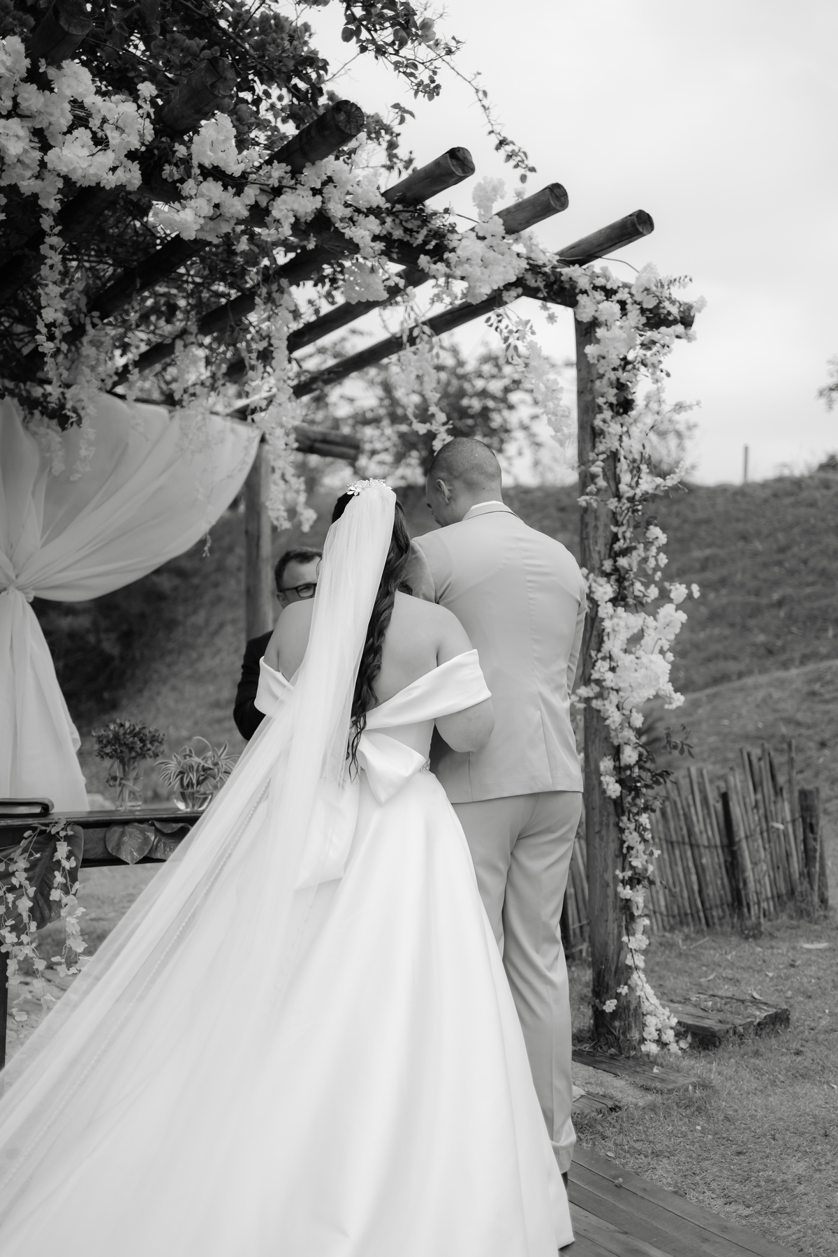 Vestido de Noiva, Casamento, Cerimônia, noiva se arrumando, Casamento sítio campo, Emoção, Inesquecível Casamento, Alegria, aliança de casamento