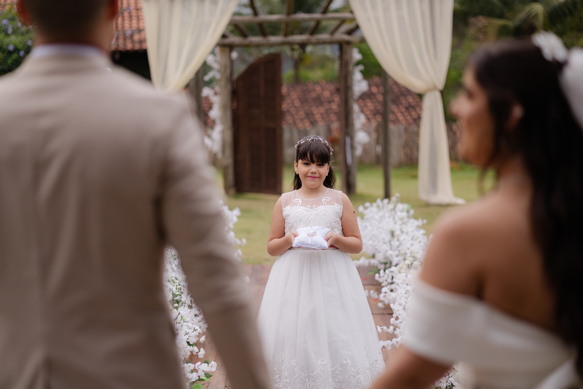 Vestido de Noiva, Casamento, Cerimônia, noiva se arrumando, Casamento sítio campo, Emoção, Inesquecível Casamento, Alegria, aliança de casamento