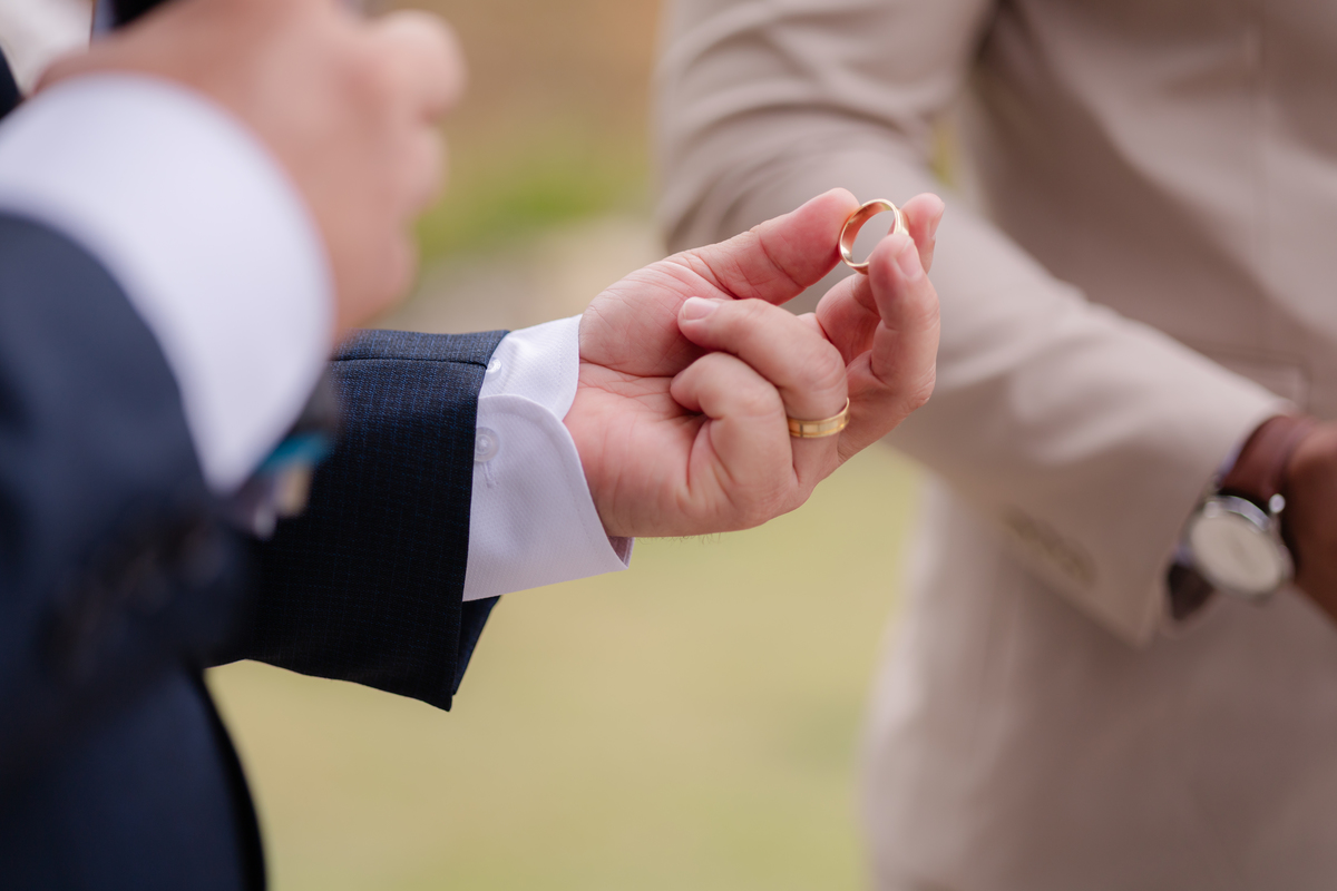 Vestido de Noiva, Casamento, Cerimônia, noiva se arrumando, Casamento sítio campo, Emoção, Inesquecível Casamento, Alegria, aliança de casamento