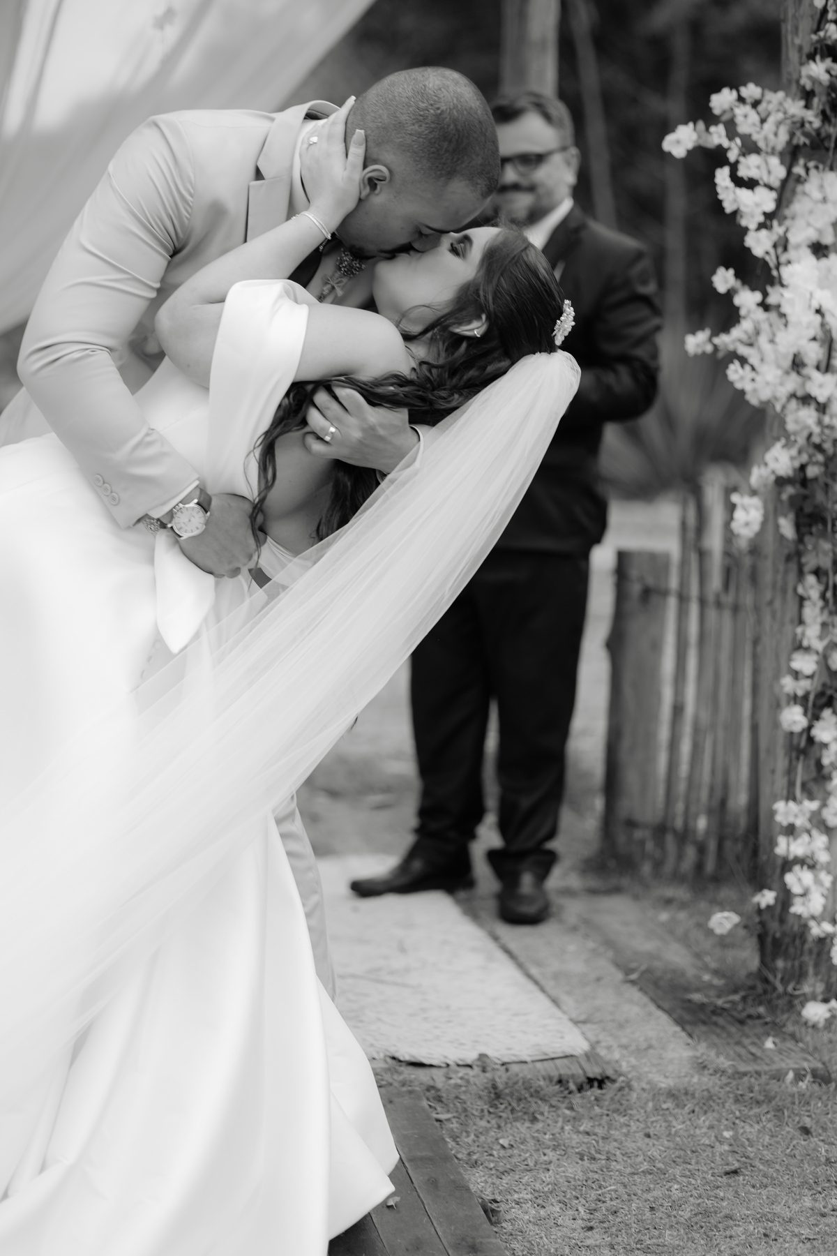 Vestido de Noiva, Casamento, Cerimônia, noiva se arrumando, Casamento sítio campo, Emoção, Inesquecível Casamento, Alegria, aliança de casamento