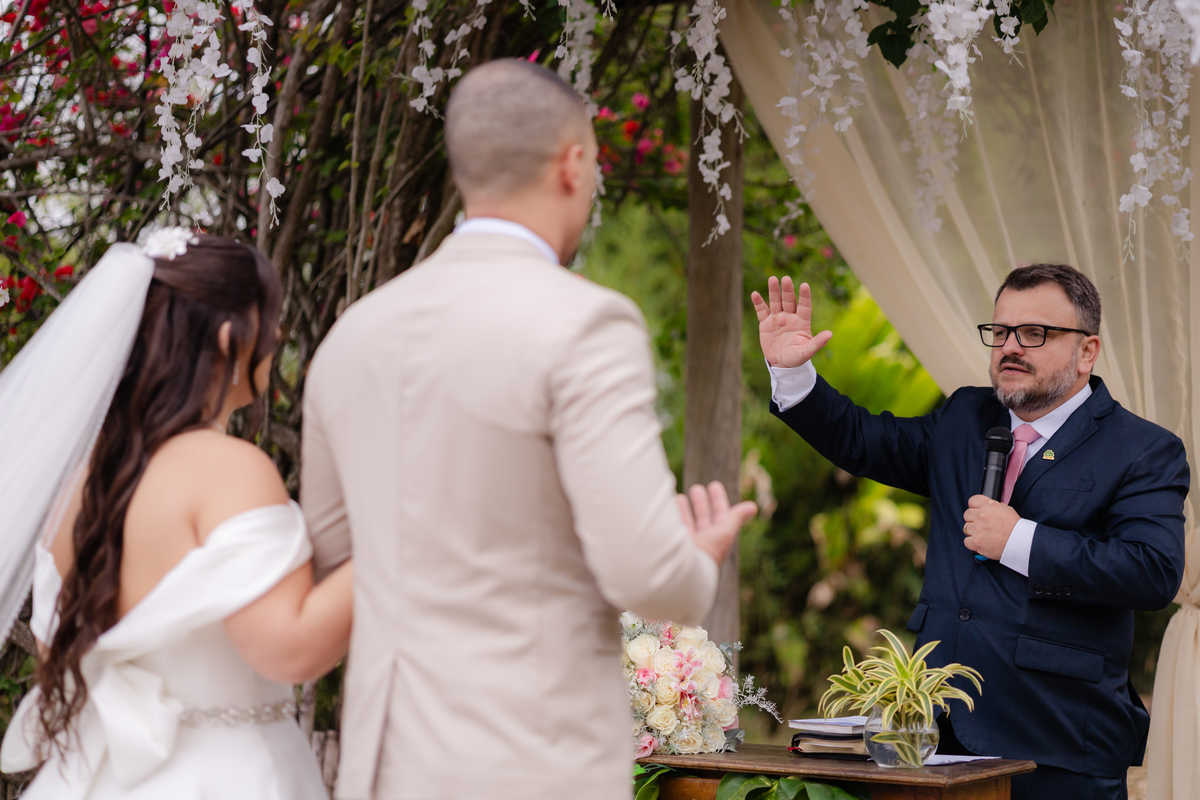 Vestido de Noiva, Casamento, Cerimônia, noiva se arrumando, Casamento sítio campo, Emoção, Inesquecível Casamento, Alegria, aliança de casamento
