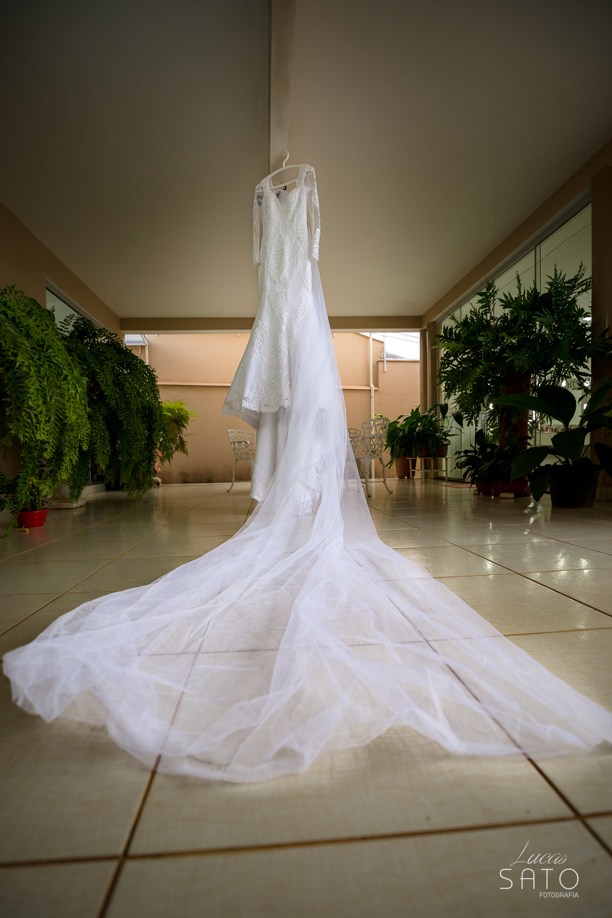 Vestido completo da noiva do casamento em Rio Paranaíba da Juliana e Claudiney.