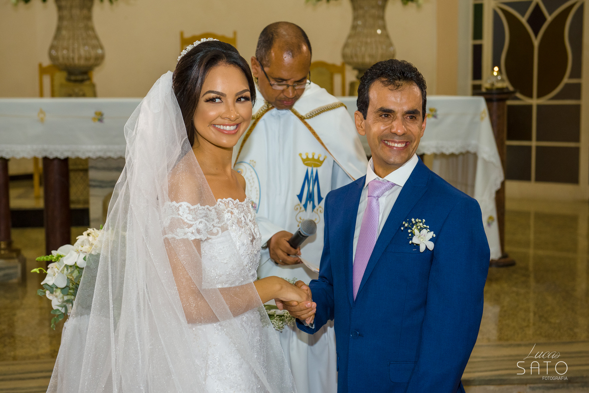 Fotografia de casamento em São Gotardo-MG. #casamentosaogotardo #igrejamatriz #saogotardo