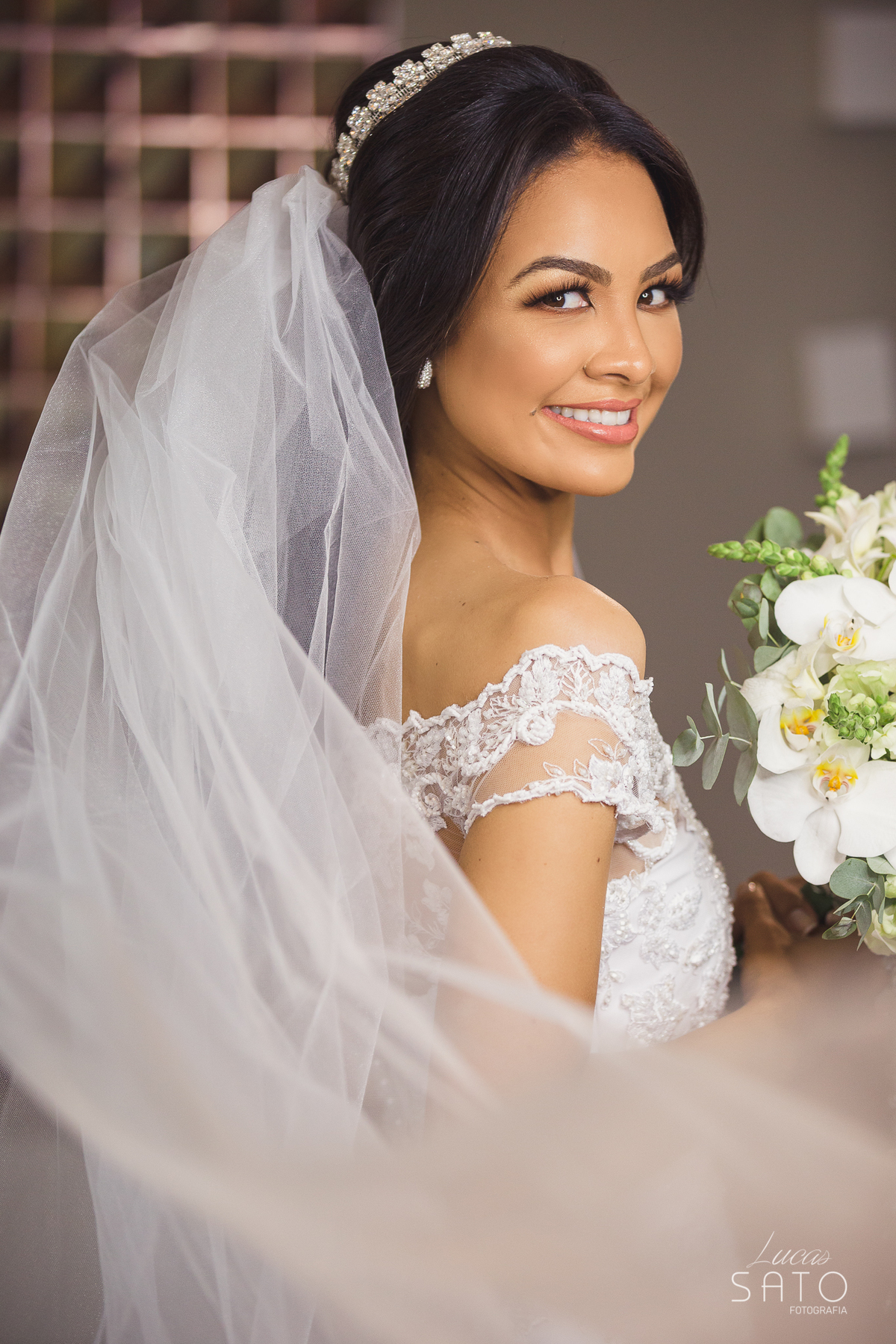 Noiva no Espaço Cris no seu casamento em São Gotardo-MG. #saogotardo #casamento #noivas