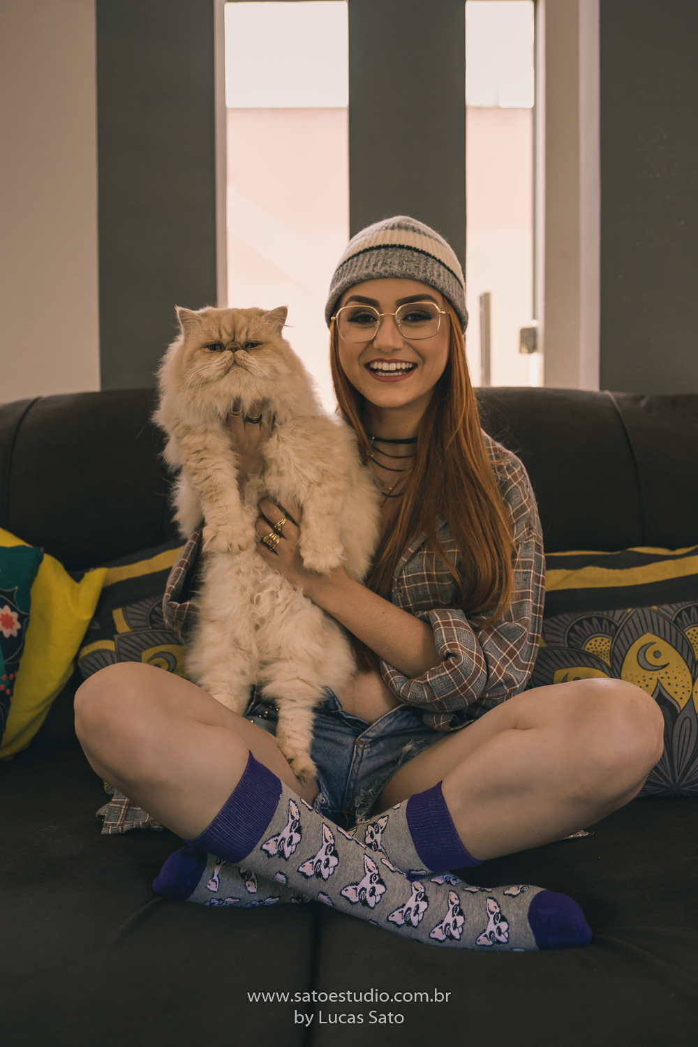 Ensaio fotográfica com gato realizado em São Gotardo-MG.
#ensaiocomgato #ensaiofeminino