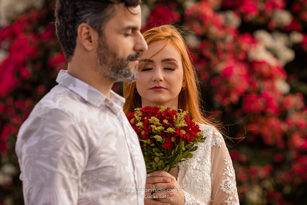Ensaio da ganhadora do ensaio de maio/2020 (Soraia Pereira).
#fotofeminina #vestidobranco #ensaiocasal #buqueparaensaio