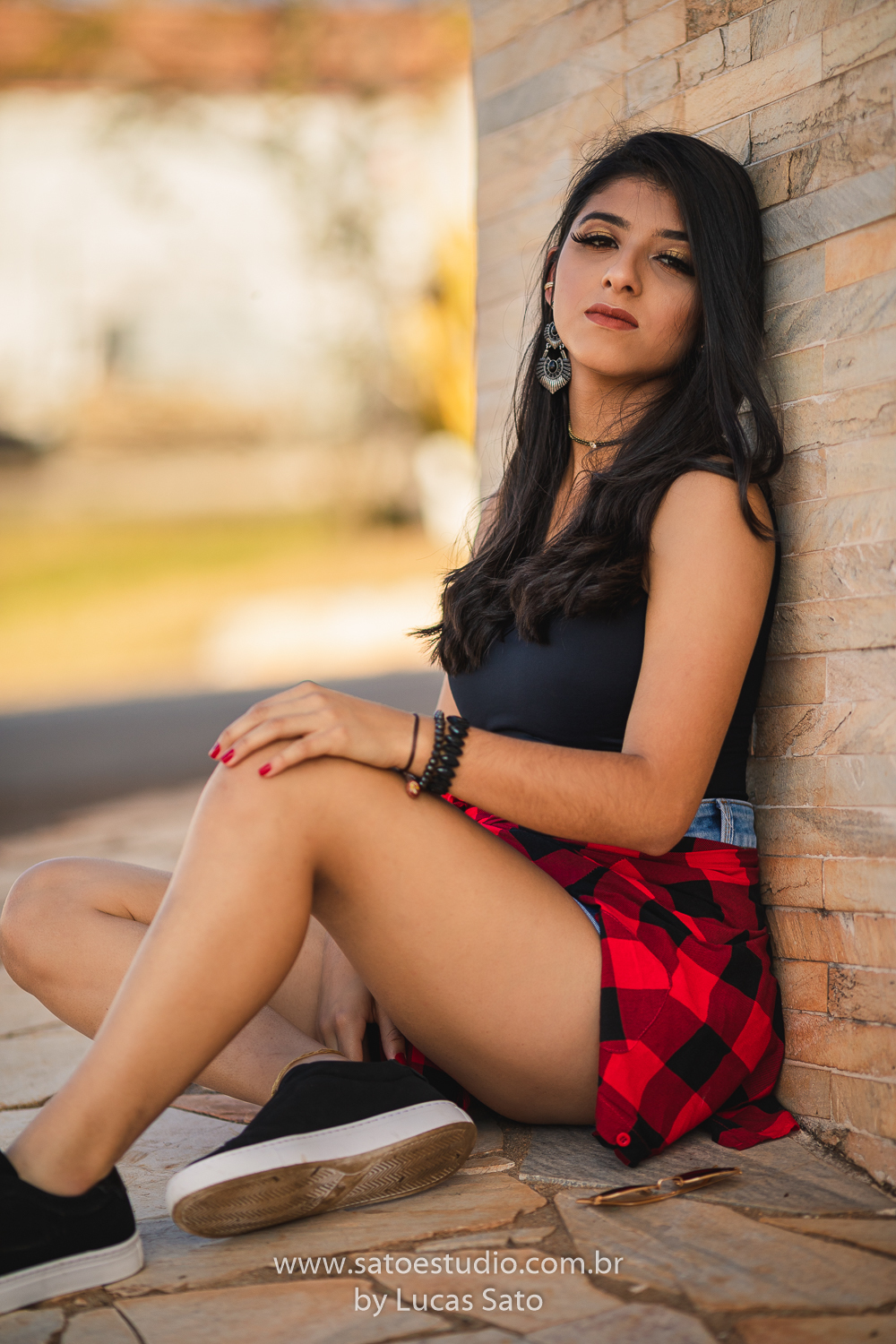 Ensaio de 15 anos ou book realizado no município de São Gotardo-MG com vestido branco e casual. Looks para ensaio de 15 anos, feminino.
Fotos de ensaio tumblr.