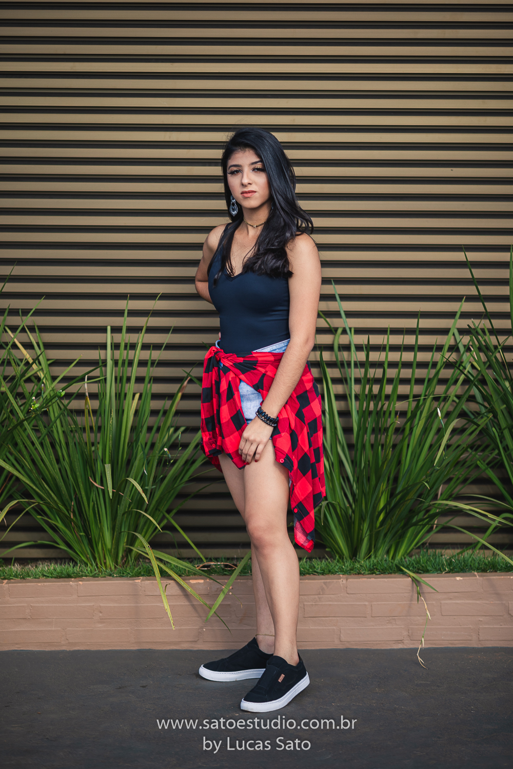 Ensaio de 15 anos ou book realizado no município de São Gotardo-MG com vestido branco e casual. Looks para ensaio de 15 anos, feminino.
Fotos de ensaio tumblr.