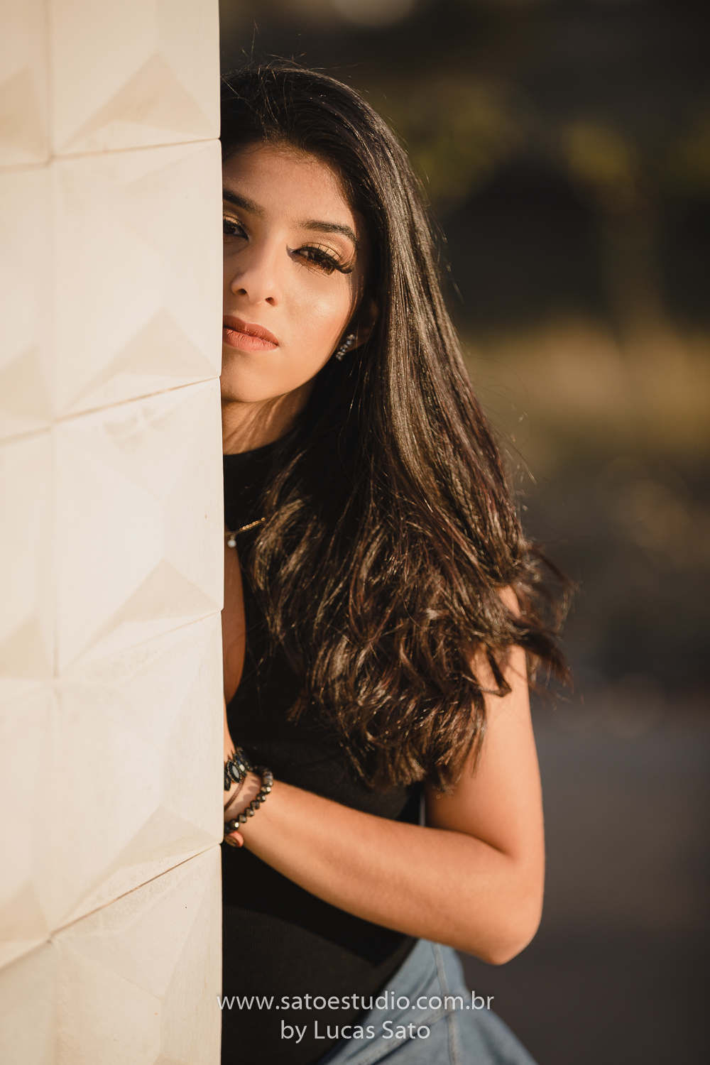 Ensaio de 15 anos ou book realizado no município de São Gotardo-MG com vestido branco e casual. Looks para ensaio de 15 anos, feminino.
Fotos de ensaio tumblr.