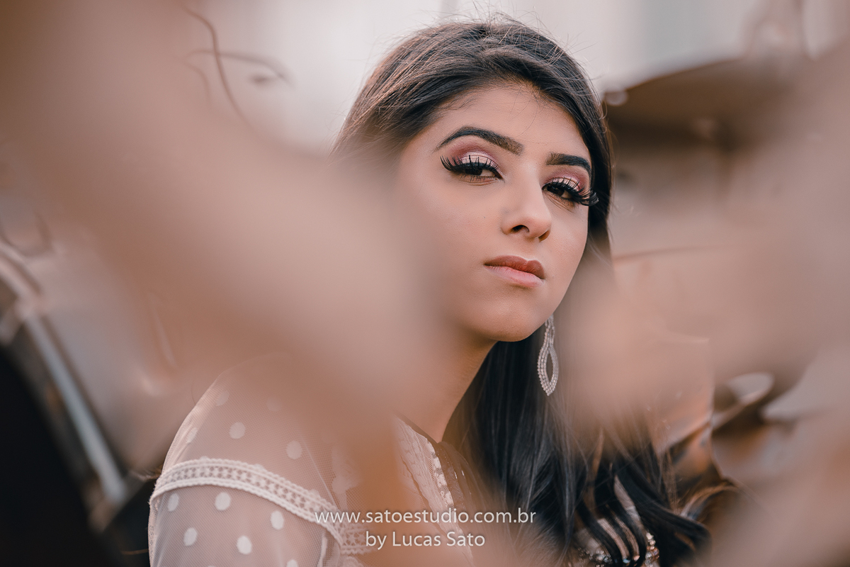 Ensaio de 15 anos ou book realizado no município de São Gotardo-MG com vestido branco e casual. Looks para ensaio de 15 anos, feminino.
Fotos de ensaio tumblr.