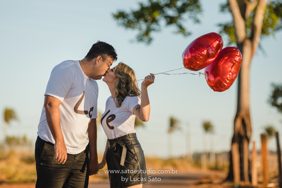 Ensaio fotográfico de família realizado no município de São Gotardo-MG. Fotos no trigo e na cidade de São Gotardo.
Retrato de família. Família feliz. Fotos espontâneas de família.
