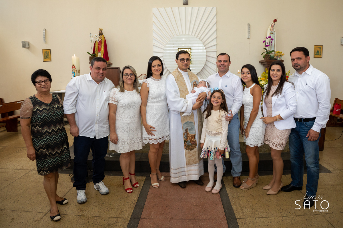 Batismo na Igreja, fotografia de batizado. Fotógrafo de batismo ou batizado. Vestido para batizado.