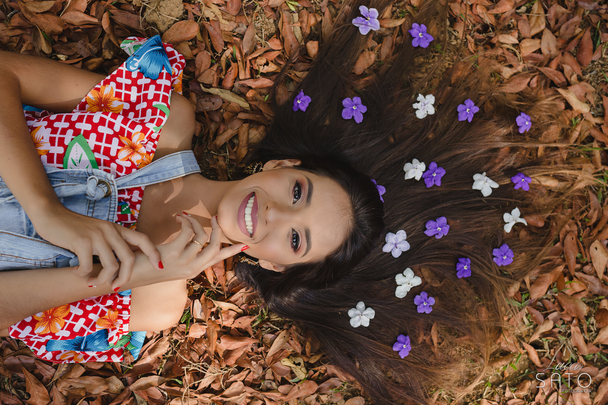 Pose para fotos de 15 anos ou ensaio feminino na natureza. Ensaio 15 anos realizado na região de São Gotardo, Matutina, Rio Paranaíba e Carmo do Paranaíba.