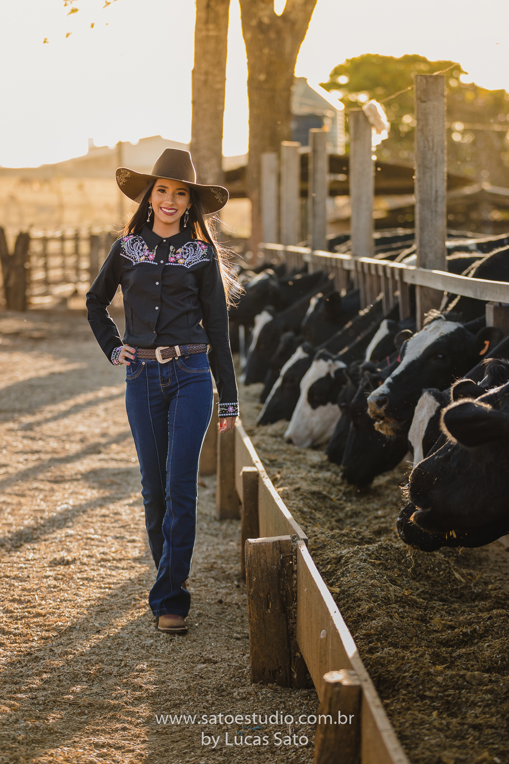 Ensaio country realizado no município de São Gotardo-MG. Ensaio 15 anos realizado no sítio localizado em São Gotardo-MG.