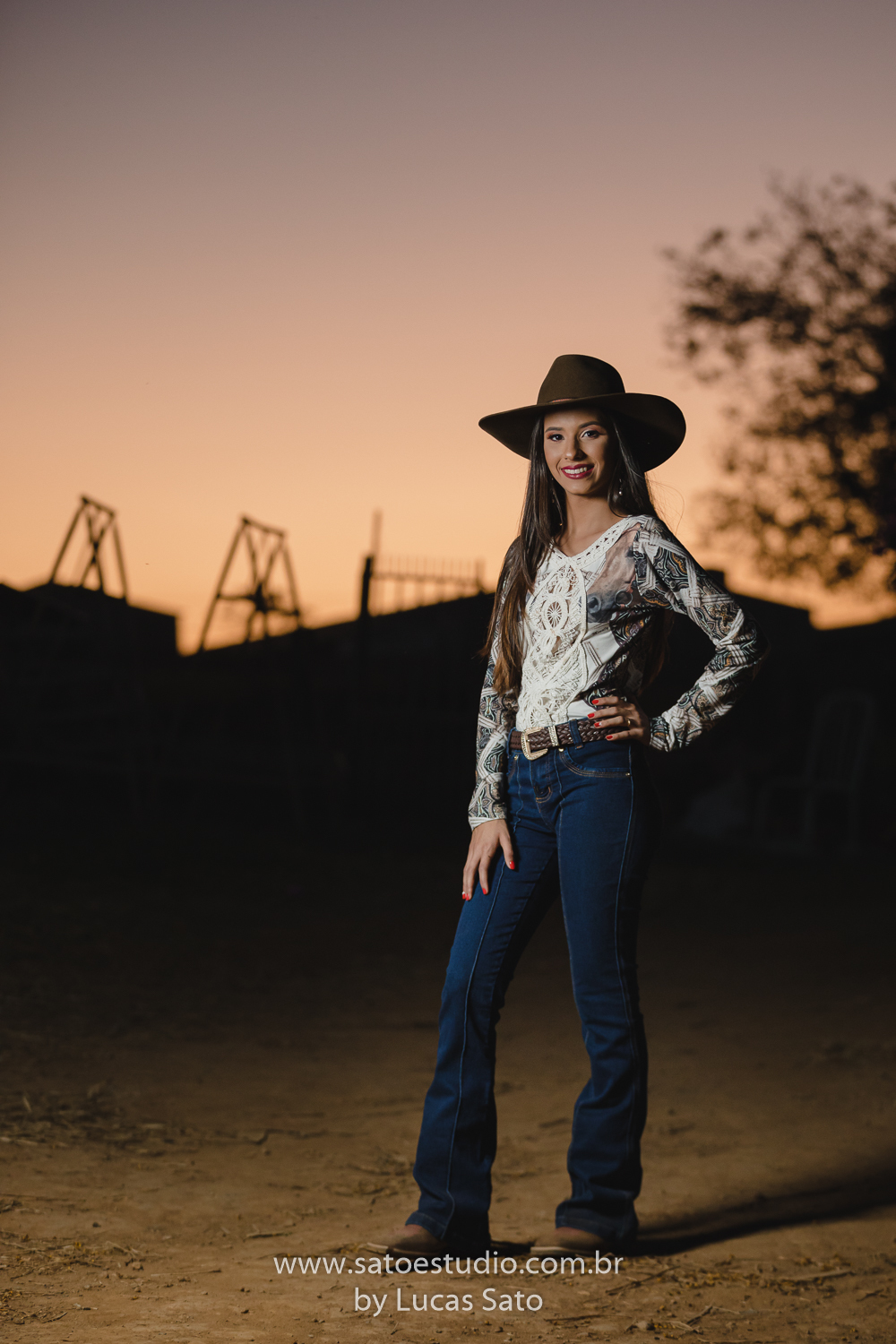 Fotografia de pôr do sol de 15 anos realizado na cidade de São Gotardo-MG