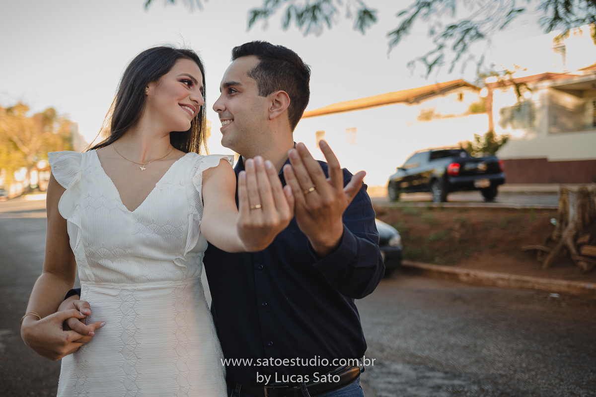 Casamento civil realizado no município de São Gotardo-MG. Vestido para casamento civil e poses para casamento civil.