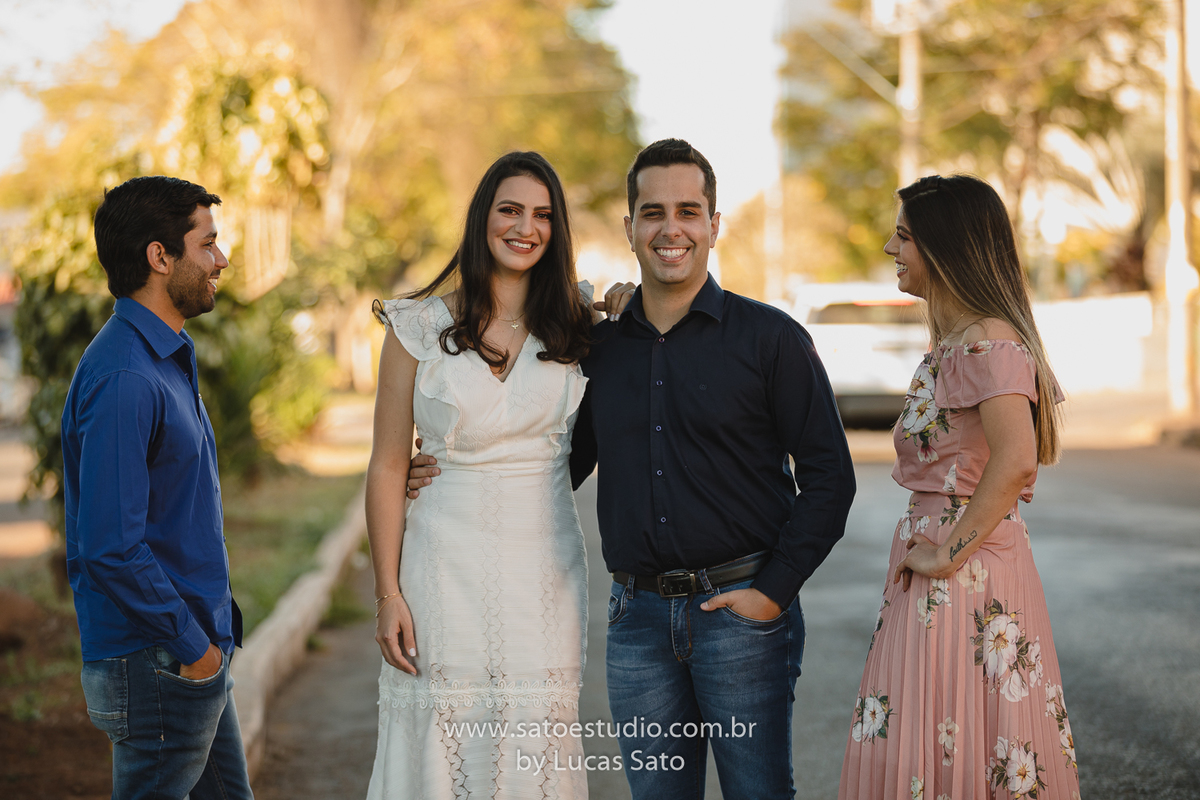 Casamento civil realizado no município de São Gotardo-MG. Vestido para casamento civil e poses para casamento civil.