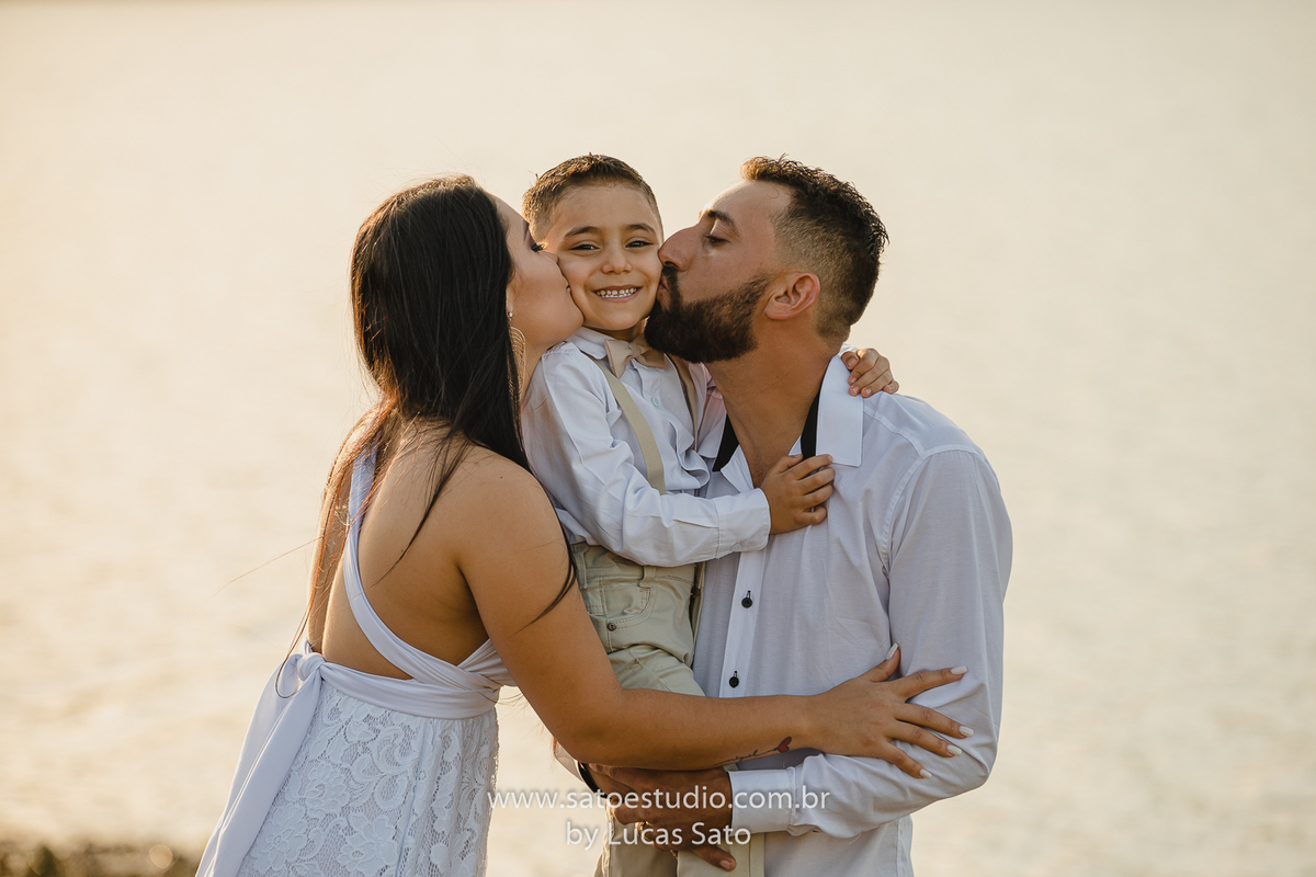 É muito amor nessa família. Ensaio fotográfica de família com muito amor. 