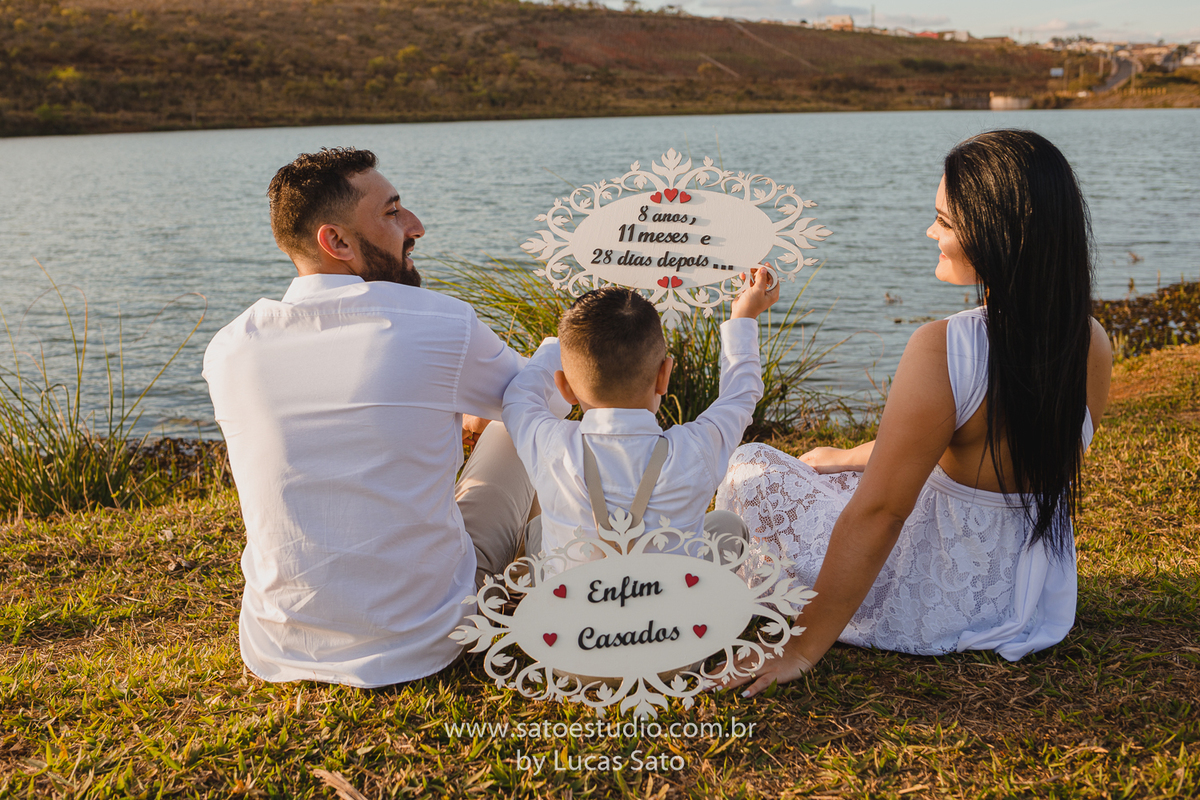 Placa para ensaio de casal ou ensaio namorando realizado na cidade de São Gotardo-MG. Ensaio romântico na cidade de São Gotardo-MG.