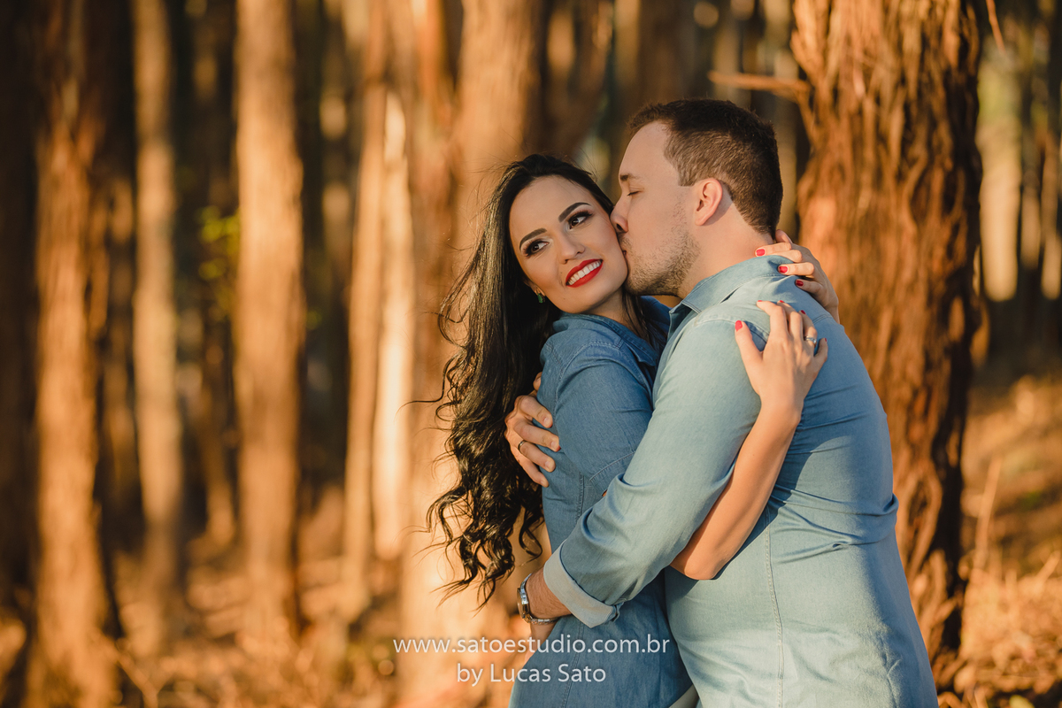 Ensaio de casal nos eucaliptos na região de São Gotardo-MG, Matutina-MG e Rio Paranaíba-MG.