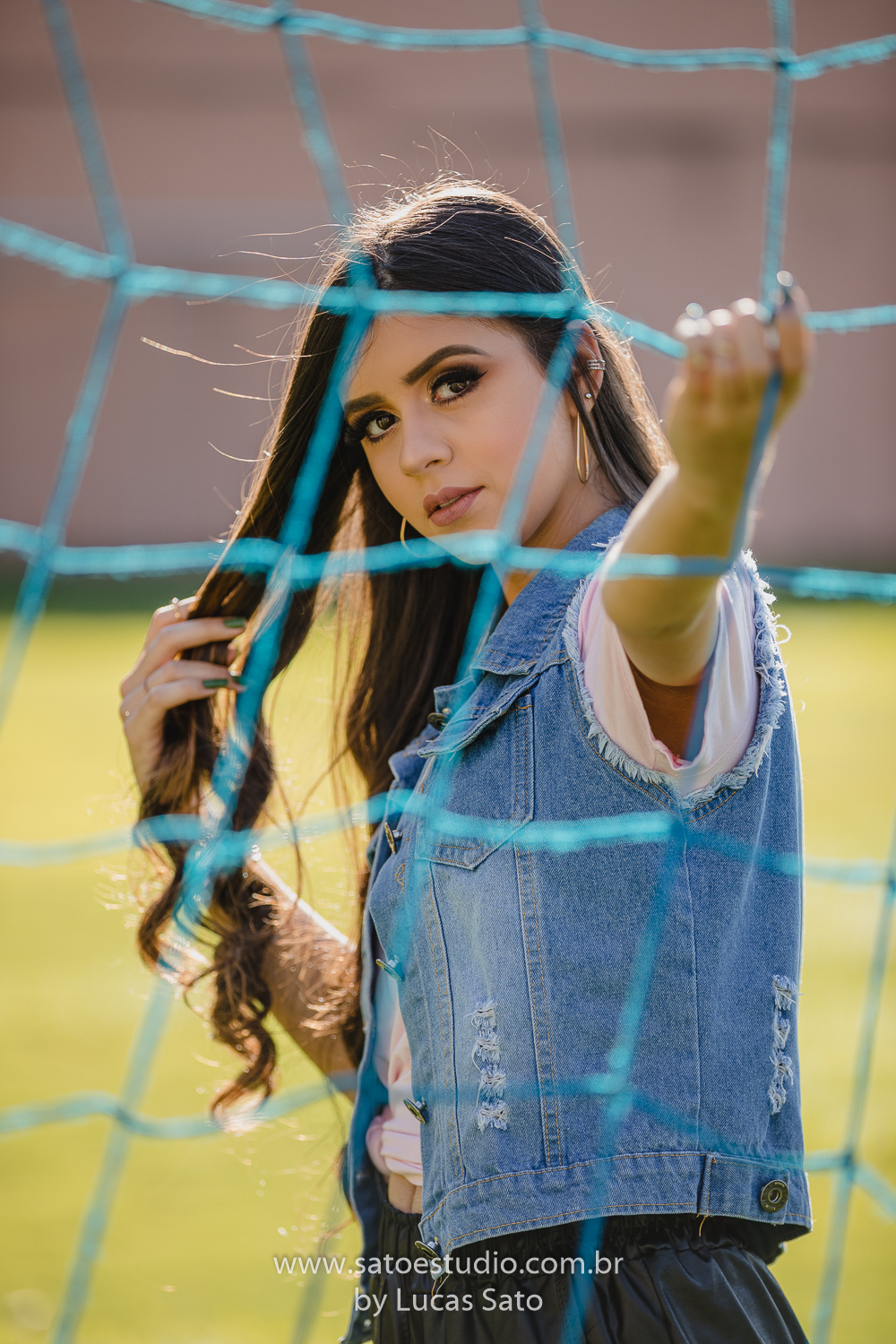 Ensaio ou book de 15 anos realizado no campo de futebol do Clube Campestre localizado no município de São Gotardo-MG