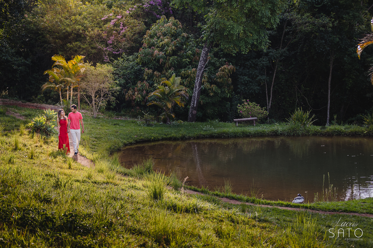 Pousada Brasileiro no Rio Paranaíba-MG, ensaio de casal para foto de decoração do dia do casamento em São Gotardo-MG