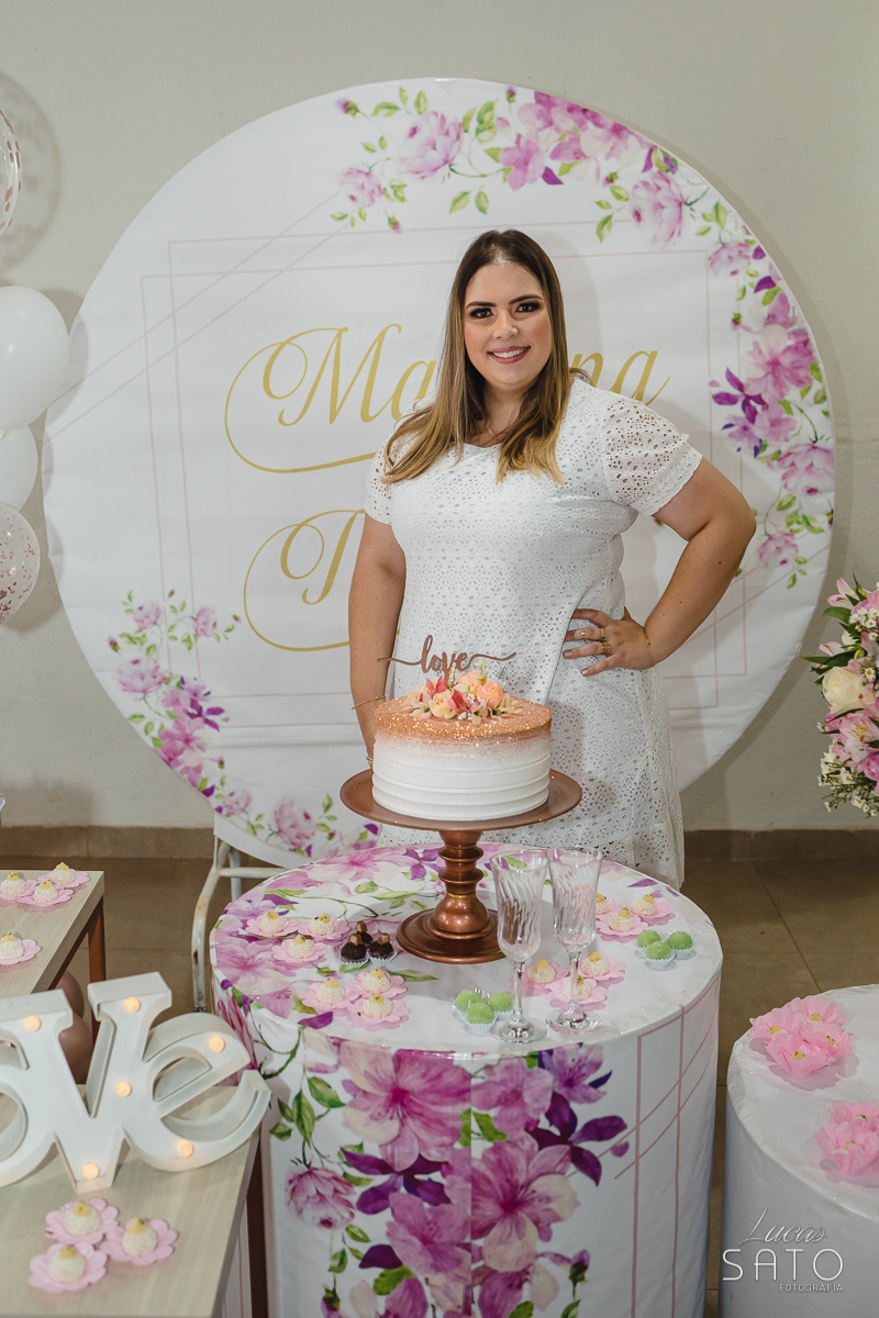 Vestido para casamento ou noivado realizado em São Gotardo-MG. Fotógrafo de noivados em São Gotardo-MG