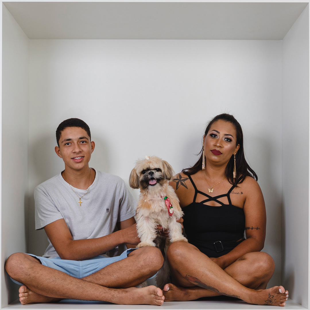 Foto no estúdio com cachorro realizado em São Gotardo-MG no Estúdio Lucas Sato-Fotografia.