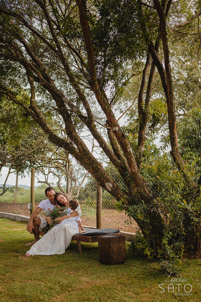 Fotografia de família no sítio na região de São Gotardo, Matutina