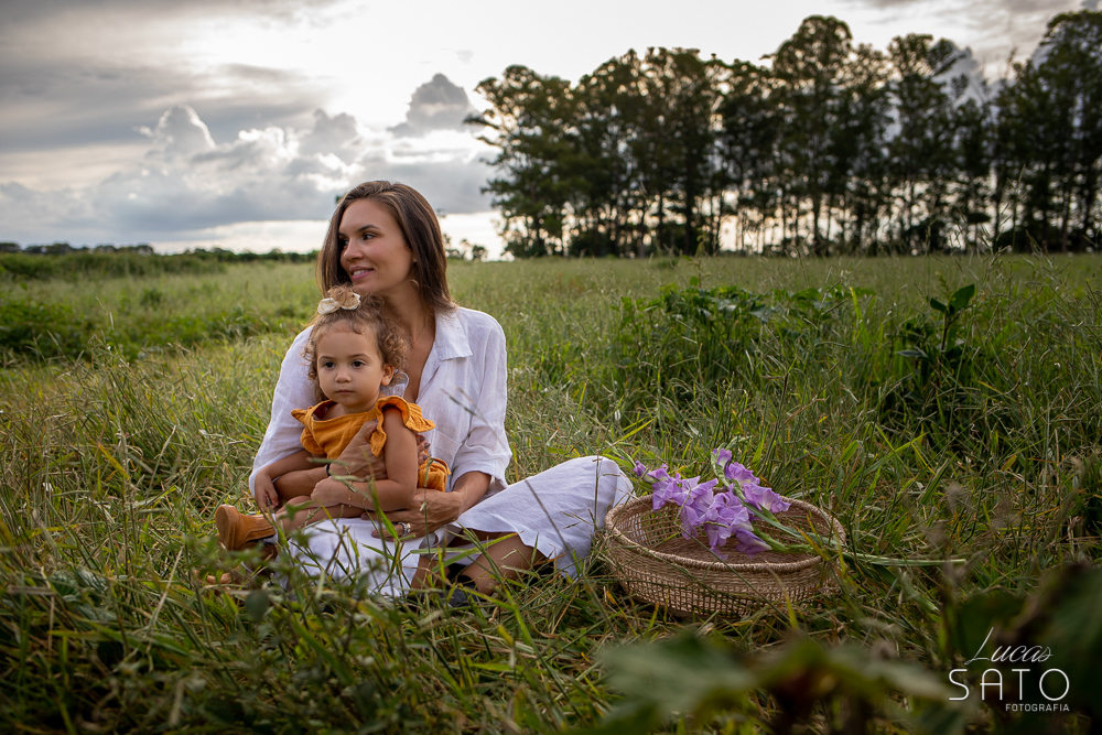 Mãe e filha no ensaio fotográfico de família realizado na região de São Gotardo-MG