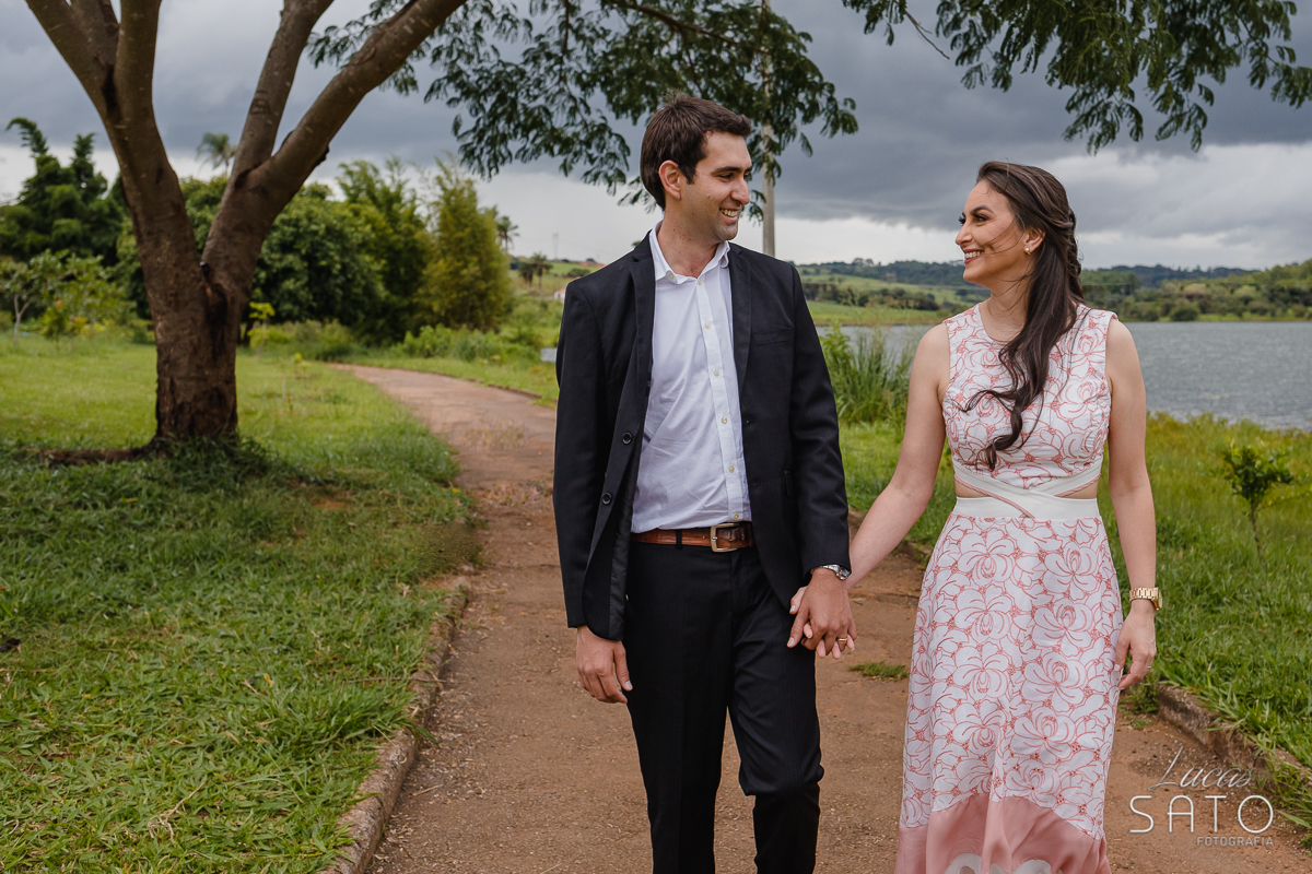 Momento importante durante o casamento civil realizado em São Gotardo. Sou fotografo de casamento atendendo as cidades de Rio Paranaíba, Matutina e Carmo do Paranaíba.