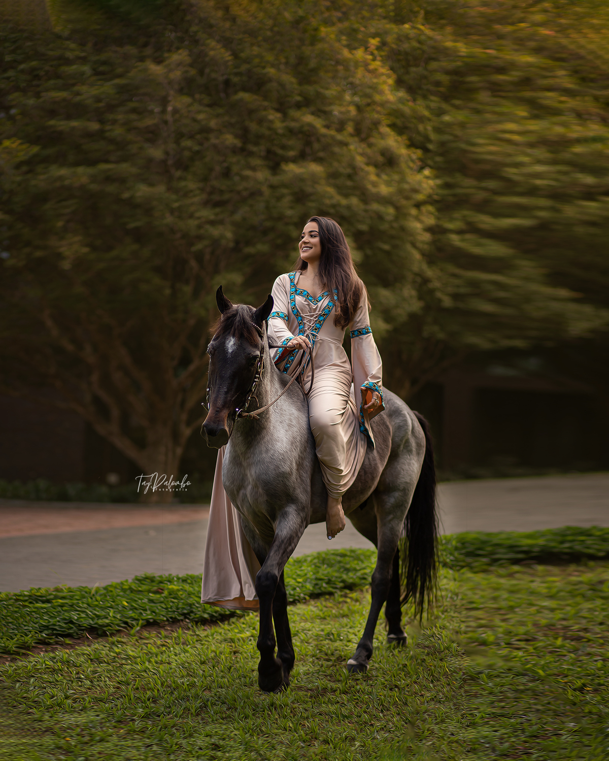 ensaio feminino externo
ensaio feminino abc paulista
ensaio feminino com cavalo
ensaio feminino temático
fotógrafa abc paulista
fotógrafa Santo André
fotógrafa São Bernardo
fotógrafa São Caetano
fotógrafa ABC paulista
