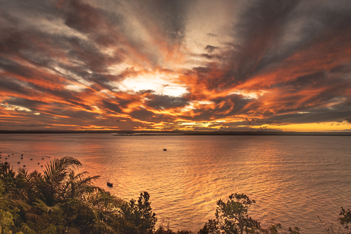 2. Expansão
Morro de SP, Brasil — 2022

Abertura atmosférica em que a escala do território ultrapassa a medida humana.

Edição limitada · 13 exemplares · 12 disponíveis para venda
1 edição Hors D'Commerce para sorteio
Obra assinada, numerada e certificada