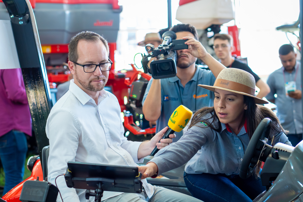 cobertura-fotografica-stand-jumil-na-agrishow-2024