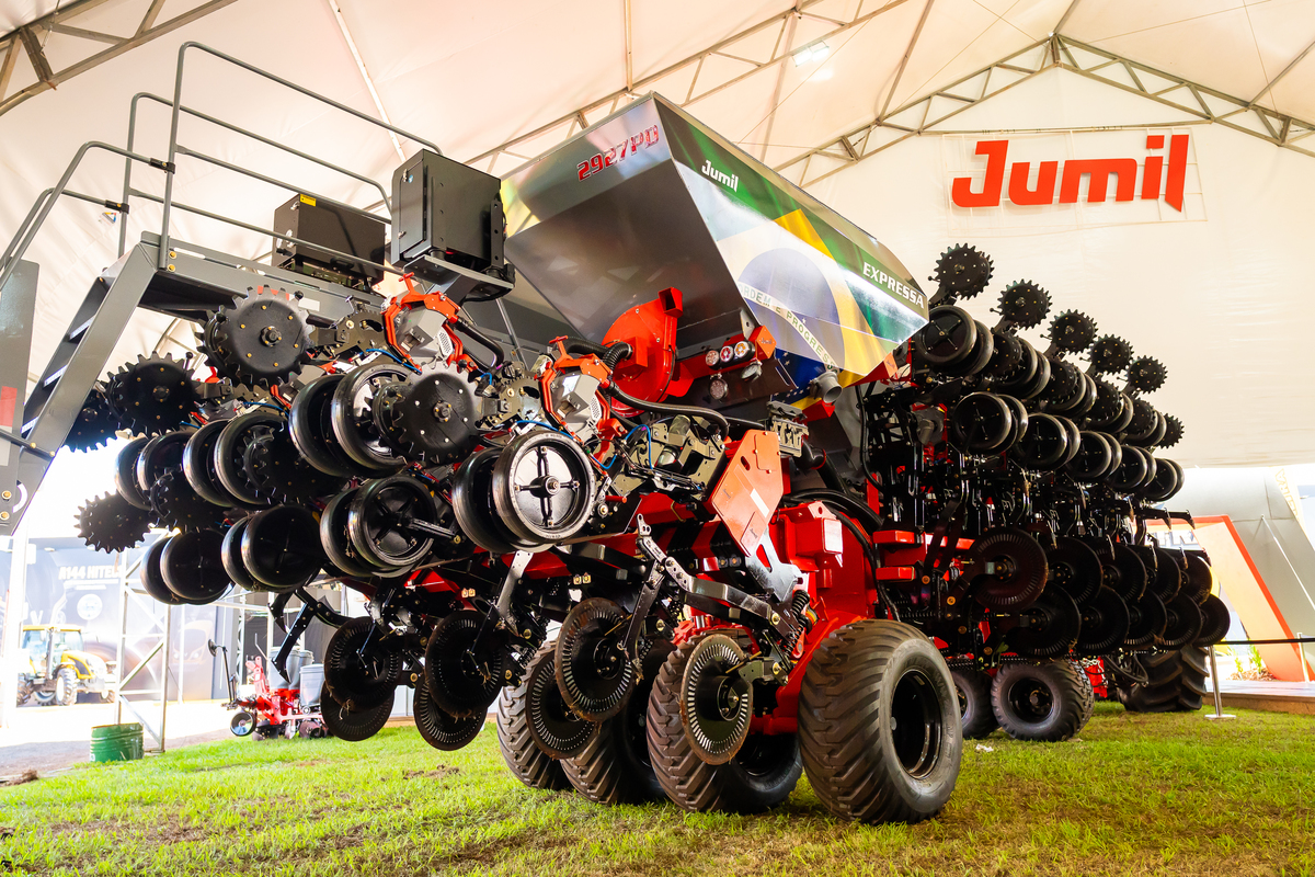 cobertura-fotografica-stand-jumil-na-agrishow-2024