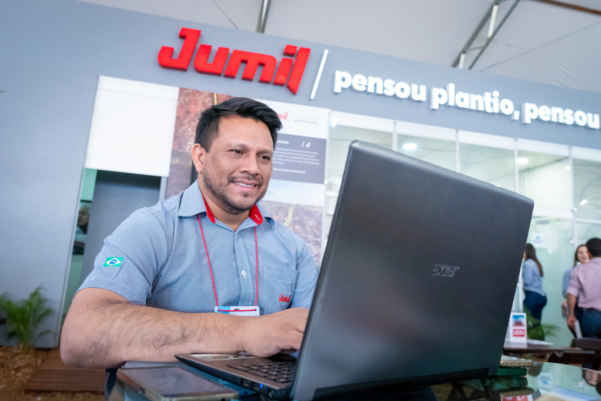 cobertura-fotografica-stand-jumil-na-agrishow-2024