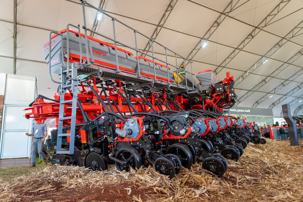 cobertura-fotografica-stand-jumil-na-agrishow-2024