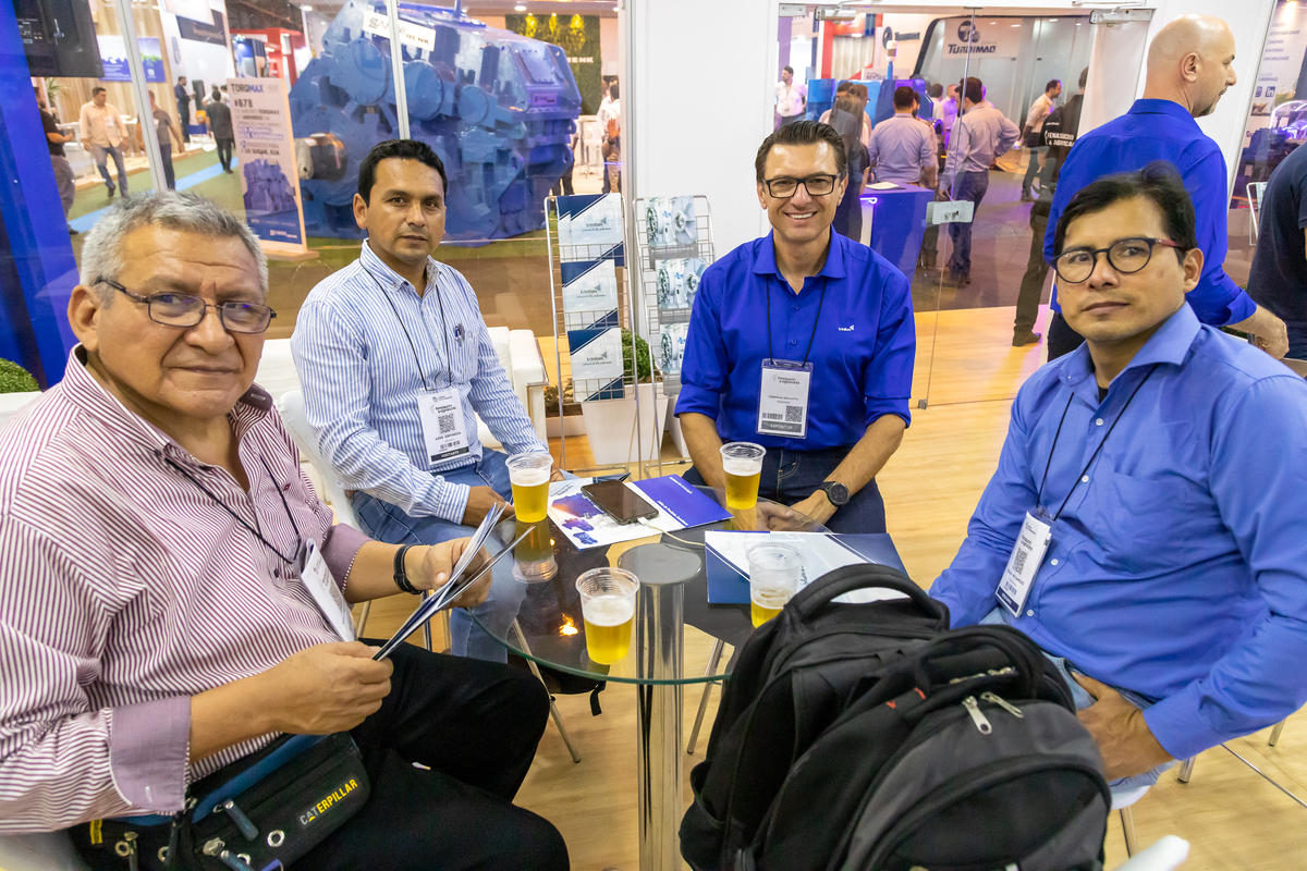 Capturando a Grandeza do Stand da Triniton na Fenasucro 