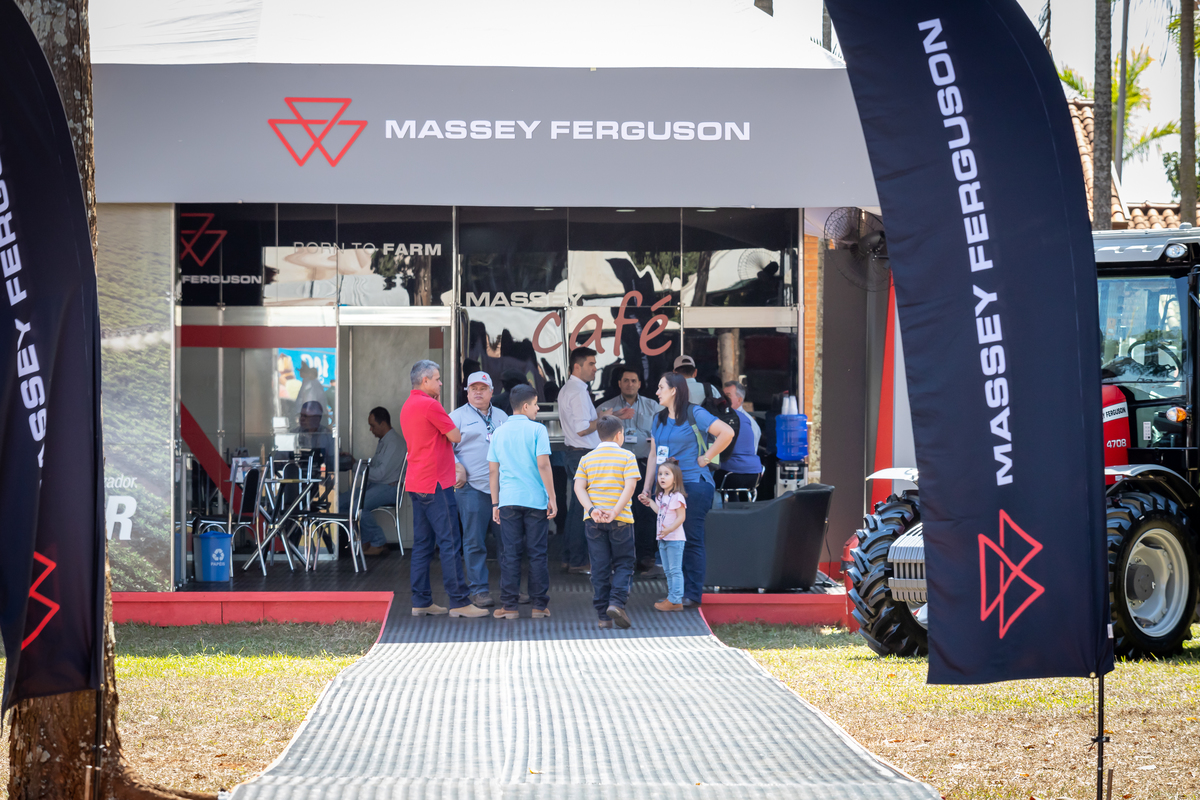 Fotografando Inovação e Tradição: Massey Ferguson na Feira Copercitrus 