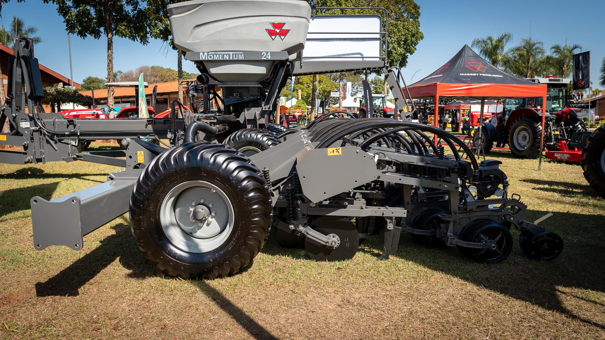 Fotografando Inovação e Tradição: Massey Ferguson na Feira Copercitrus 