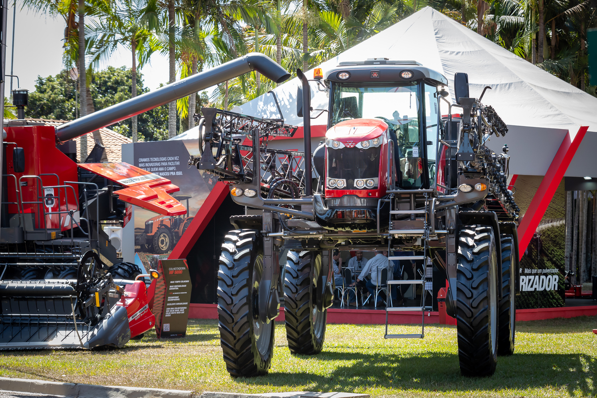 Fotografando Inovação e Tradição: Massey Ferguson na Feira Copercitrus 