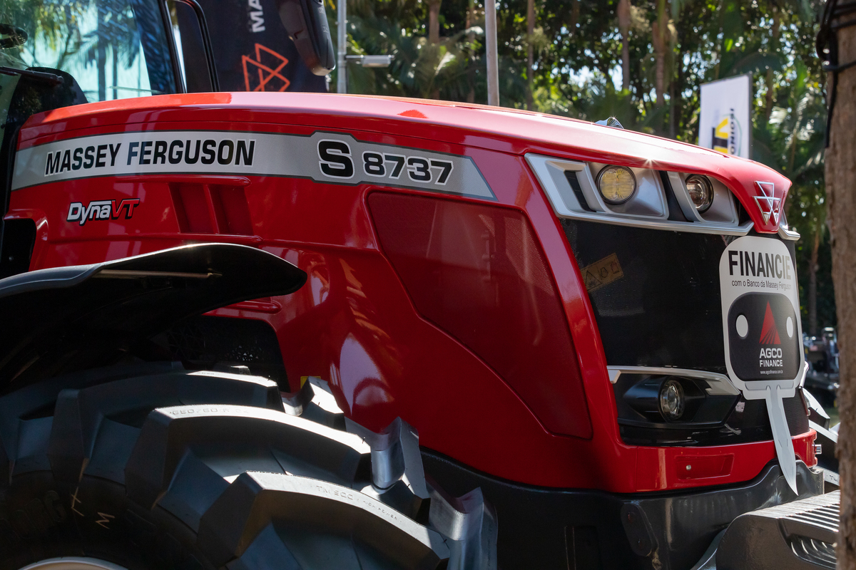 Fotografando Inovação e Tradição: Massey Ferguson na Feira Copercitrus 