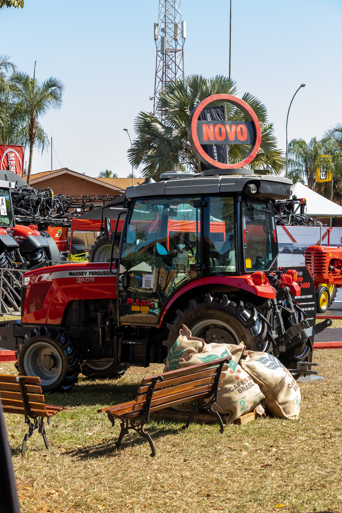 Fotografando Inovação e Tradição: Massey Ferguson na Feira Copercitrus 