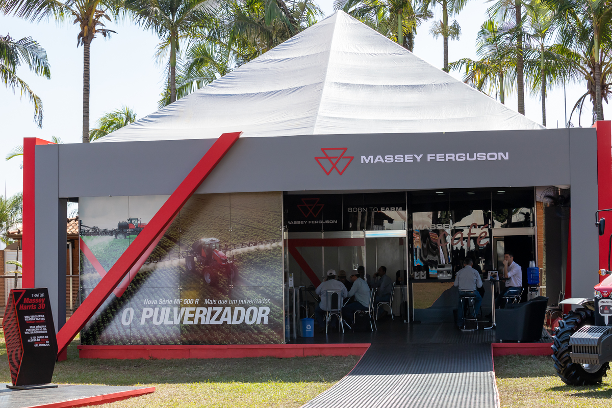 Fotografando Inovação e Tradição: Massey Ferguson na Feira Copercitrus 