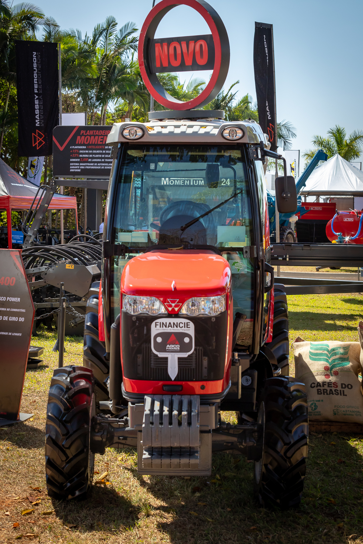 Fotografando Inovação e Tradição: Massey Ferguson na Feira Copercitrus 