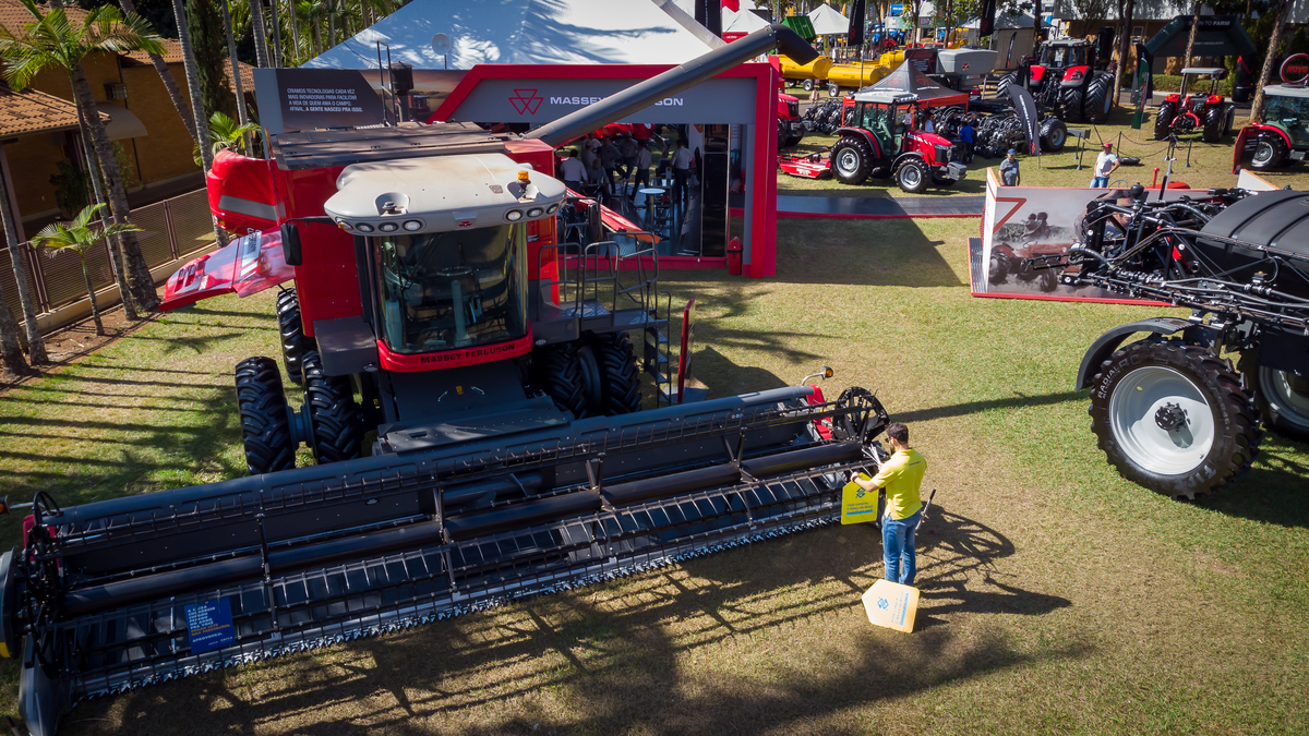 Fotografando Inovação e Tradição: Massey Ferguson na Feira Copercitrus 