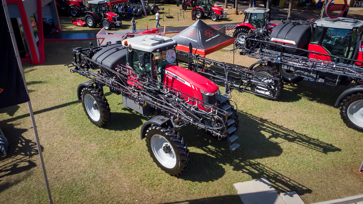 Fotografando Inovação e Tradição: Massey Ferguson na Feira Copercitrus 