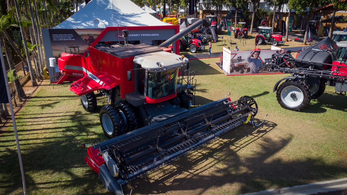 Fotografando Inovação e Tradição: Massey Ferguson na Feira Copercitrus 